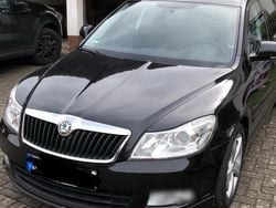 Schwarz Gebraucht 2010 Skoda Octavia Kombi | 3.800 € (Guter Preis)