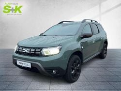 Safarigrüngrau (grau) Gebraucht 2023 Dacia Duster Extreme SUV | 21.970 € (Fairer Preis)