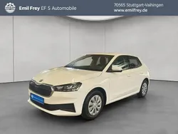Weiß Gebraucht 2022 Skoda Fabia Active Limousine | 14.190 € (Guter Preis)