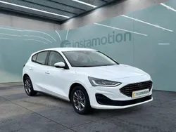 Weiß Gebraucht 2023 Ford Focus Limousine | 25.099 € (Fairer Preis)