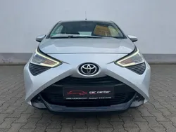Silber Gebraucht 2020 Toyota Aygo X-play Kleinwagen | 7.700 € (Fairer Preis)