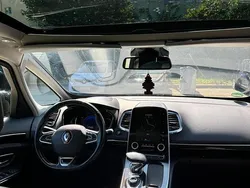 Schwarz Gebraucht 2017 Renault Espace Intens Van / Kleinbus | 14.500 € (Fairer Preis)