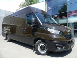 Braun Gebraucht 2024 Iveco Daily Limousine | 24.800 € (Superpreis)