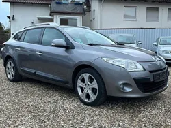 Grau Gebraucht 2011 Renault Mégane III Dynamique Limousine | 5.890 € (Fairer Preis)