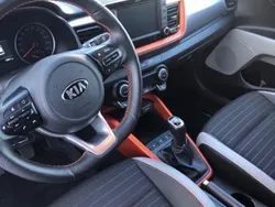 Weiß Gebraucht 2018 Kia Stonic Platinum Edition SUV | 11.900 € (Fairer Preis)