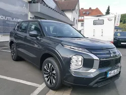 Grau Neu 2025 Mitsubishi Outlander P-HEV Basis SUV | 46.980 € (Superpreis)