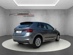 Graphite grau (metallic) Gebraucht 2024 Skoda Fabia Selection Limousine | 14.935 € (Superpreis)