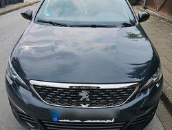 Grau Gebraucht 2019 Peugeot 308 GT Kombi | 16.000 € (Etwas zu teuer)