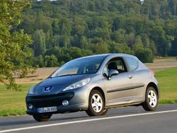 Grau Gebraucht 2009 Peugeot 207 Urban Move Limousine | 1.800 € (Fairer Preis)