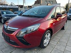 Rot Gebraucht 2013 Opel Zafira Tourer Edition Van / Kleinbus | 6.899 € (Guter Preis)
