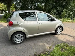 Beige Gebraucht 2007 Toyota Aygo Kleinwagen | 4.500 € (Teuer)