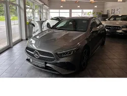 Mountaingrau Gebraucht 2024 Mercedes A180 Advanced Plus Limousine | 29.590 € (Fairer Preis)