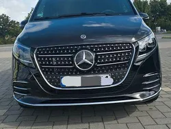 Schwarz Gebraucht 2025 Mercedes V300 Avantgarde Van / Kleinbus | 83.100 €