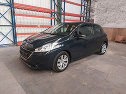 Grau Gebraucht 2015 Peugeot 208 Kleinwagen | 4.000 € (Fairer Preis)