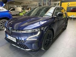 Blau Gebraucht 2023 Renault Megane E-Tech Techno Limousine | 28.590 € (Guter Preis)