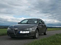 Grau Gebraucht 2007 Alfa Romeo 147 Kleinwagen | 1.599 € (Fairer Preis)