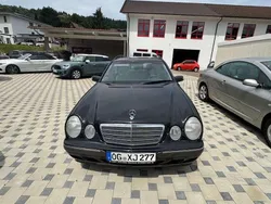 Schwarz Gebraucht 2002 Mercedes E220 Avantgarde Kombi | 5.000 € (Etwas zu teuer)