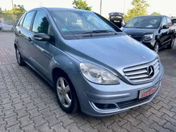 Grau Gebraucht 2006 Mercedes B200 Van / Kleinbus | 2.999 € (Guter Preis)