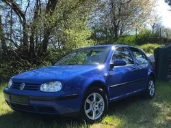 Blau Gebraucht 2001 VW Golf IV Kleinwagen | 2.200 € (Teuer)