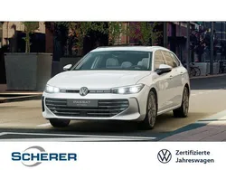 Oryxweiß perlmutteffekt (metallic) Gebraucht 2024 VW Passat Elegance Kombi | 44.900 € (Guter Preis)