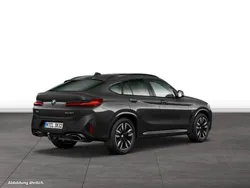 Grau Gebraucht 2024 BMW X4 SUV | 63.687 € (Fairer Preis)
