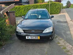 Schwarz Gebraucht 2002 Ford Mondeo Kombi | 400 €