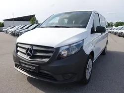 Weiß Gebraucht 2022 Mercedes Vito Van / Kleinbus | 34.391 € (Fairer Preis)