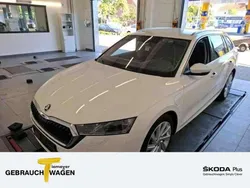 Weiß Gebraucht 2021 Skoda Octavia Style Kombi | 19.830 € (Fairer Preis)