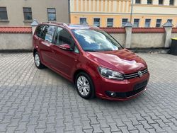 Rot Gebraucht 2013 VW Touran Life Van / Kleinbus | 8.300 € (Guter Preis)