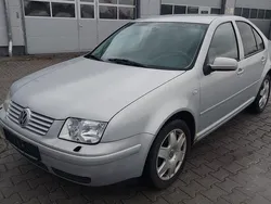 Silber Gebraucht 1998 VW Bora Highline Limousine | 700 €