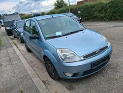 Silber Gebraucht 2005 Ford Fiesta Kleinwagen | 850 €