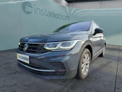 Grau Gebraucht 2021 VW Tiguan SUV | 30.599 € (Fairer Preis)