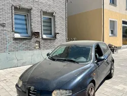 Blau Gebraucht 2002 Alfa Romeo 147 Kleinwagen | 1.200 €