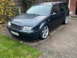 Grau Gebraucht 2001 VW Bora Limousine | 4.500 € (Teuer)