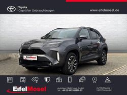Grau Gebraucht 2024 Toyota Yaris Cross Team SUV | 26.460 € (Guter Preis)