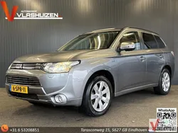 Grau Gebraucht 2013 Mitsubishi Outlander P-HEV Instyle SUV | 5.995 €