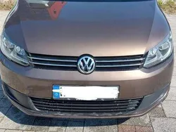 Braun Gebraucht 2011 VW Touran Trendline Van / Kleinbus | 5.500 € (Fairer Preis)