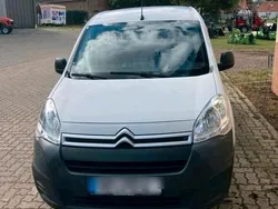 Weiß Gebraucht 2018 Citroën Berlingo Van / Kleinbus | 7.950 € (Guter Preis)