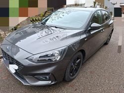 Grau Gebraucht 2019 Ford Focus ST-Line Limousine | 16.000 € (Fairer Preis)
