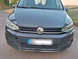 Grau Gebraucht 2019 VW Touran Van / Kleinbus | 15.000 € (Guter Preis)