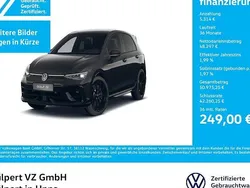 Grenadillschwarz metallic Gebraucht 2024 VW Golf VIII Black Edition Limousine | 53.611 €