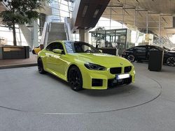 Gelb Gebraucht 2024 BMW M2 M Performance Coupé | 81.990 €