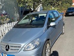 Grau Gebraucht 2010 Mercedes B180 Van / Kleinbus | 4.900 € (Fairer Preis)