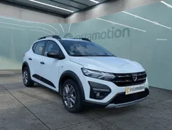 Weiß Gebraucht 2022 Dacia Sandero Essentiel Kleinwagen | 15.295 € (Fairer Preis)