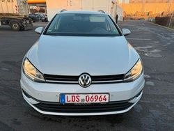 Silber Gebraucht 2018 VW Golf VII Trendline Kombi | 7.999 € (Fairer Preis)