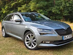 Grau Gebraucht 2015 Skoda Superb Ambition Kombi | 14.400 € (Guter Preis)