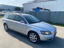 Silber Gebraucht 2005 Volvo V50 Summum Kombi | 4.999 €