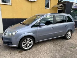 Grau Gebraucht 2006 Opel Zafira Edition Van / Kleinbus | 3.990 € (Fairer Preis)