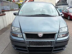 Grau Gebraucht 2009 Fiat Ulysse Emotion Van / Kleinbus | 2.199 €