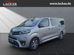 Silber Gebraucht 2023 Toyota Proace Verso Comfort Kombi | 36.450 € (Guter Preis)